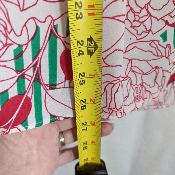 Woman's Top - Picture 4 of 4